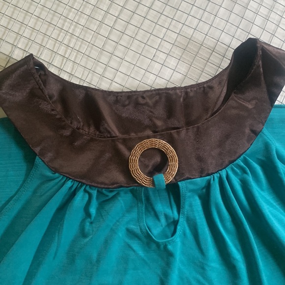 Top - Picture 2 of 2